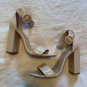 Chunky heels *21